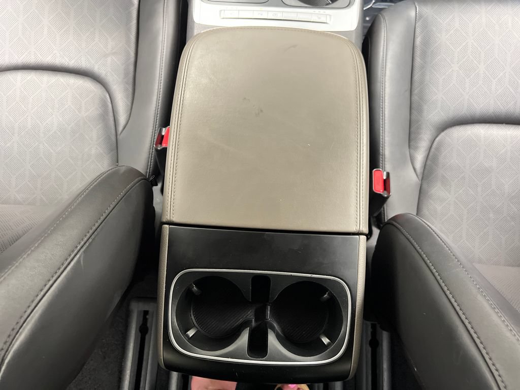Used 2025 Kia Carnival FWD image 47