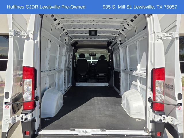 Used 2025 RAM ProMaster 2500 w/ Convenience Group image 32