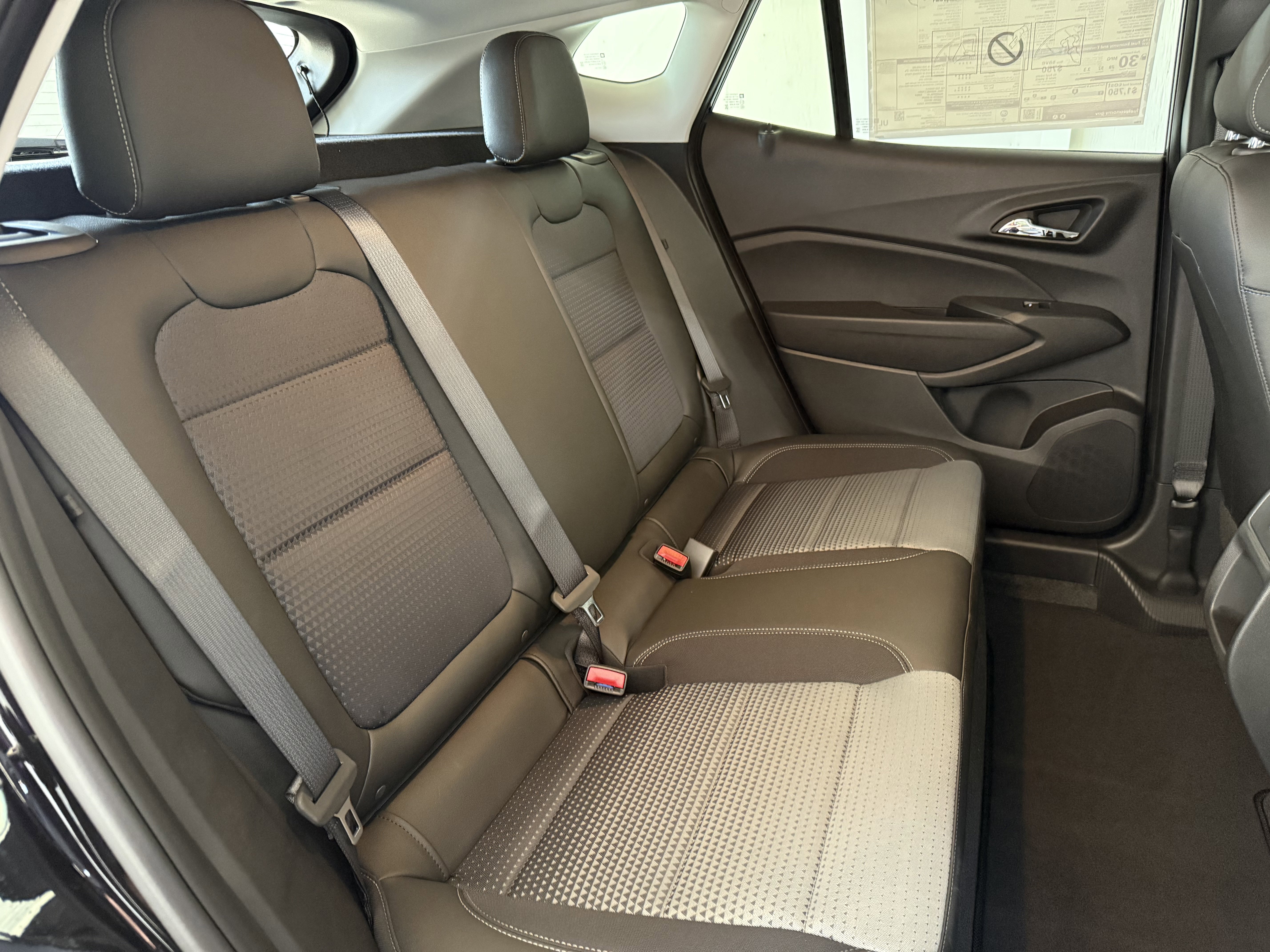 New 2025 Chevrolet Trax LT w/ Driver Confidence Package image 33