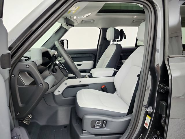 New 2026 Land Rover Defender 130 V8 AWD/4WD image 17