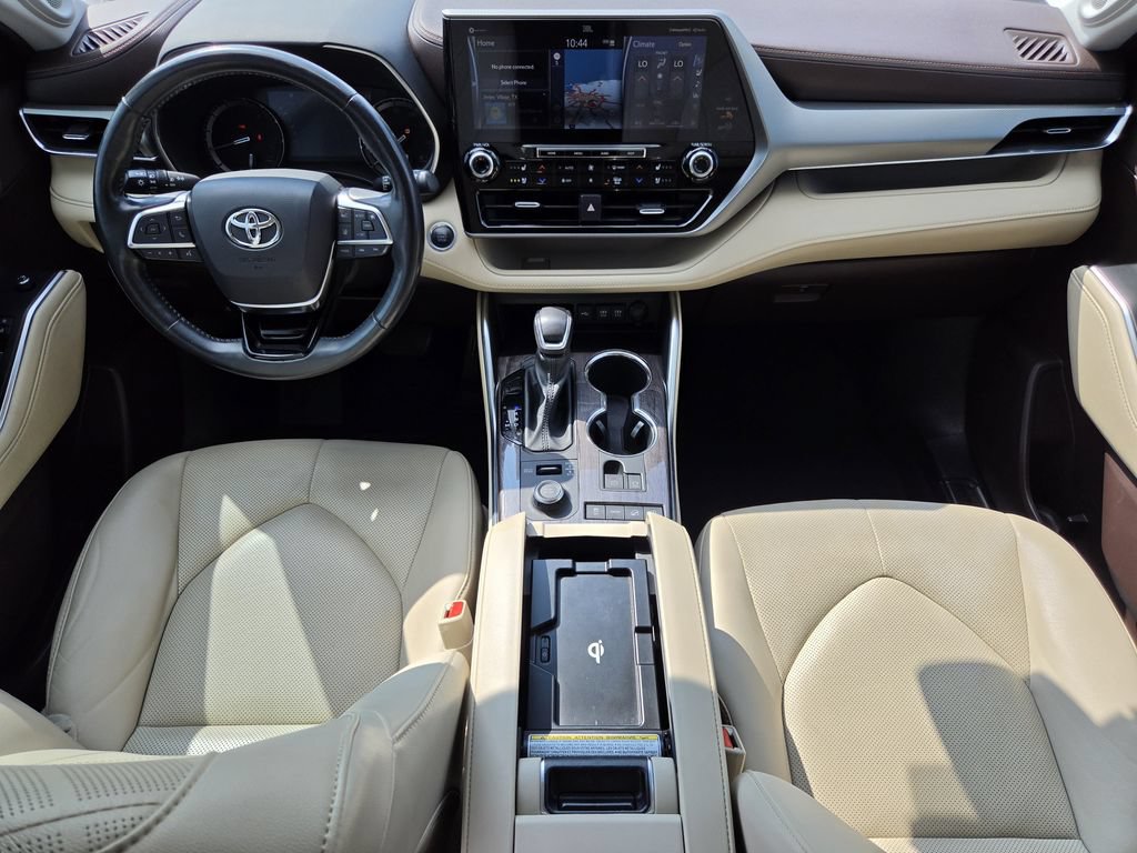 Used 2021 Toyota Highlander Platinum AWD/4WD image 13
