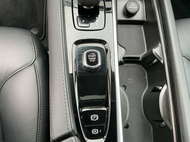 Certified 2025 Volvo XC90 B5 Core AWD/4WD image 17