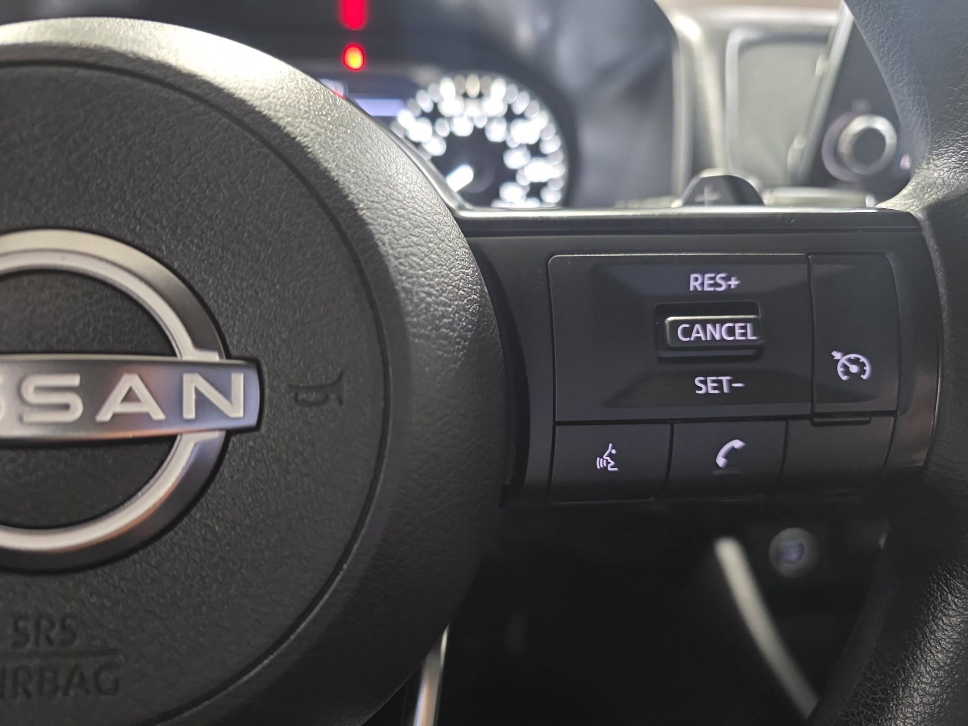 Used 2023 Nissan Rogue S image 17