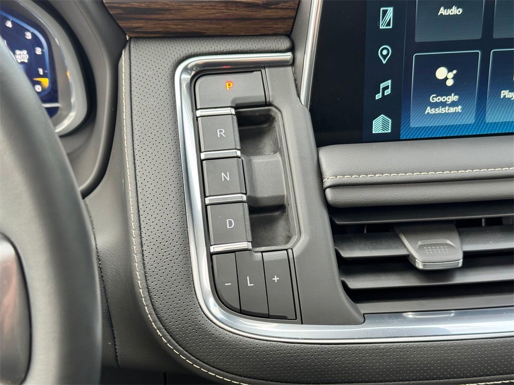 Used 2023 Chevrolet Suburban Premier image 27