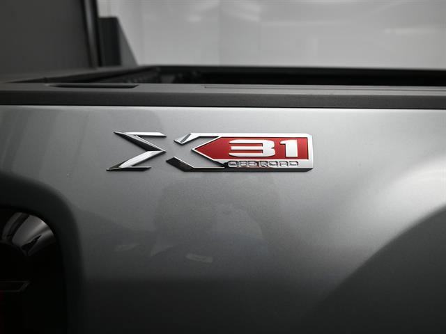 Used 2025 GMC Sierra 2500 SLT w/ SLT Premium Package image 5