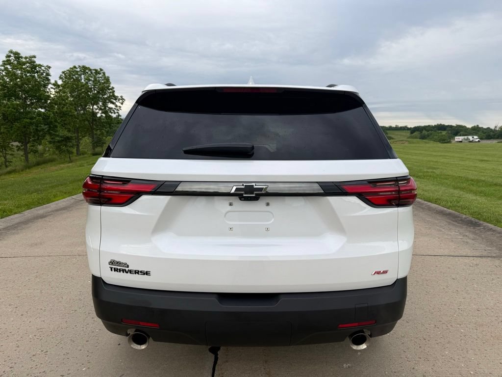 Used 2023 Chevrolet Traverse RS w/ LPO, Floor Liner Package FWD image 4