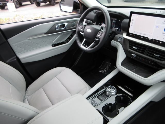 Certified 2025 Ford Explorer Platinum w/ Ultimate Package RWD image 20