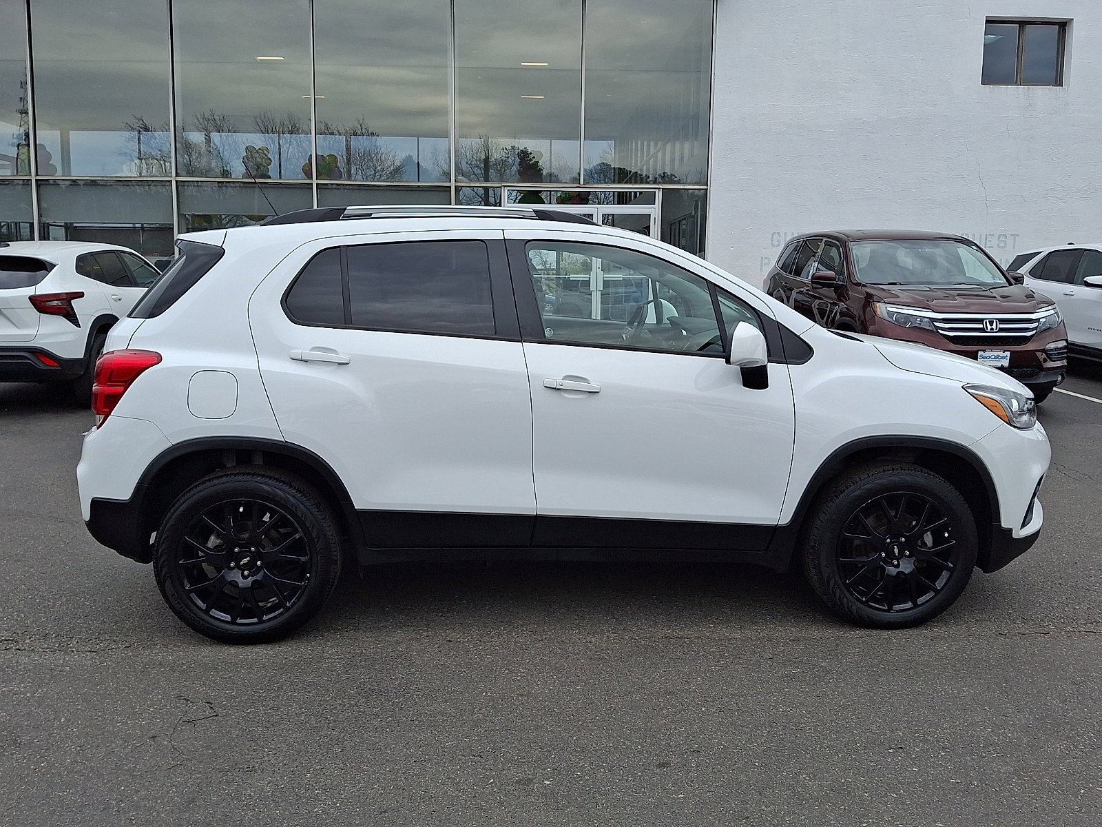 Used 2022 Chevrolet Trax LT w/ Driver Confidence Package image 8