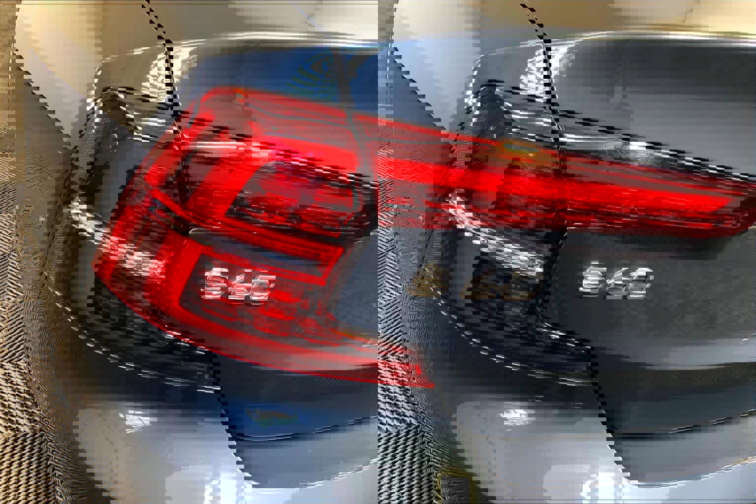 Used 2022 Volvo S60 B5 Momentum w/ Premium Package image 27