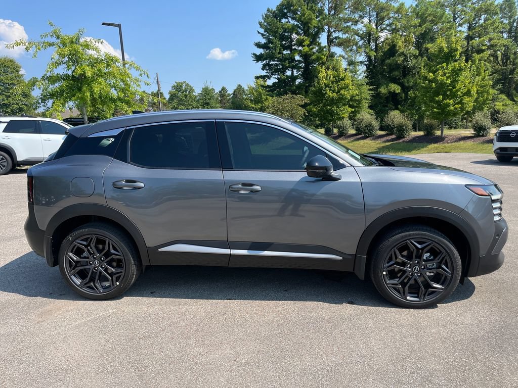 New 2027 Nissan Kicks SR w/ SR Premium Package FWD image 9