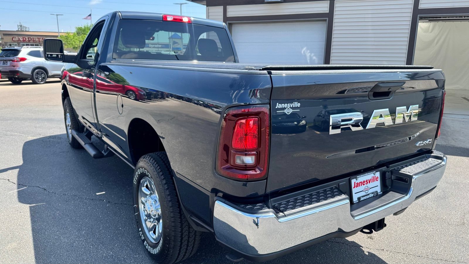Used 2026 RAM 2500 Tradesman w/ Chrome Appearance Group AWD/4WD image 5