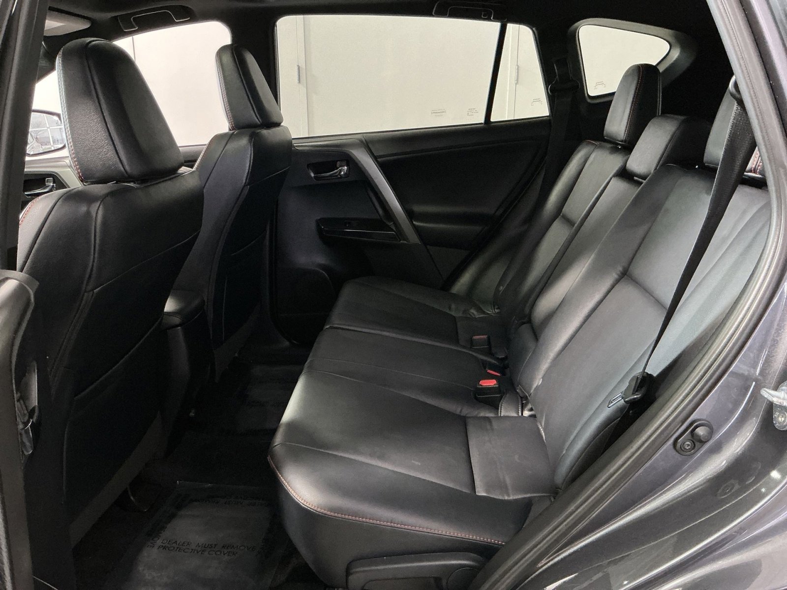 Used 2016 Toyota RAV4 SE image 31