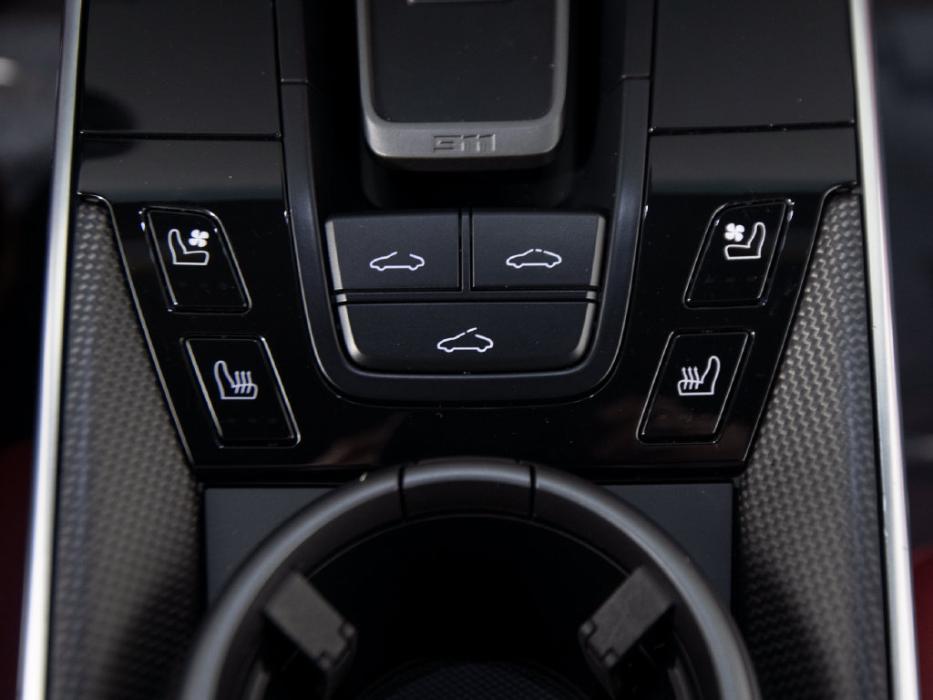 Certified 2022 Porsche 911 Turbo S AWD/4WD image 30