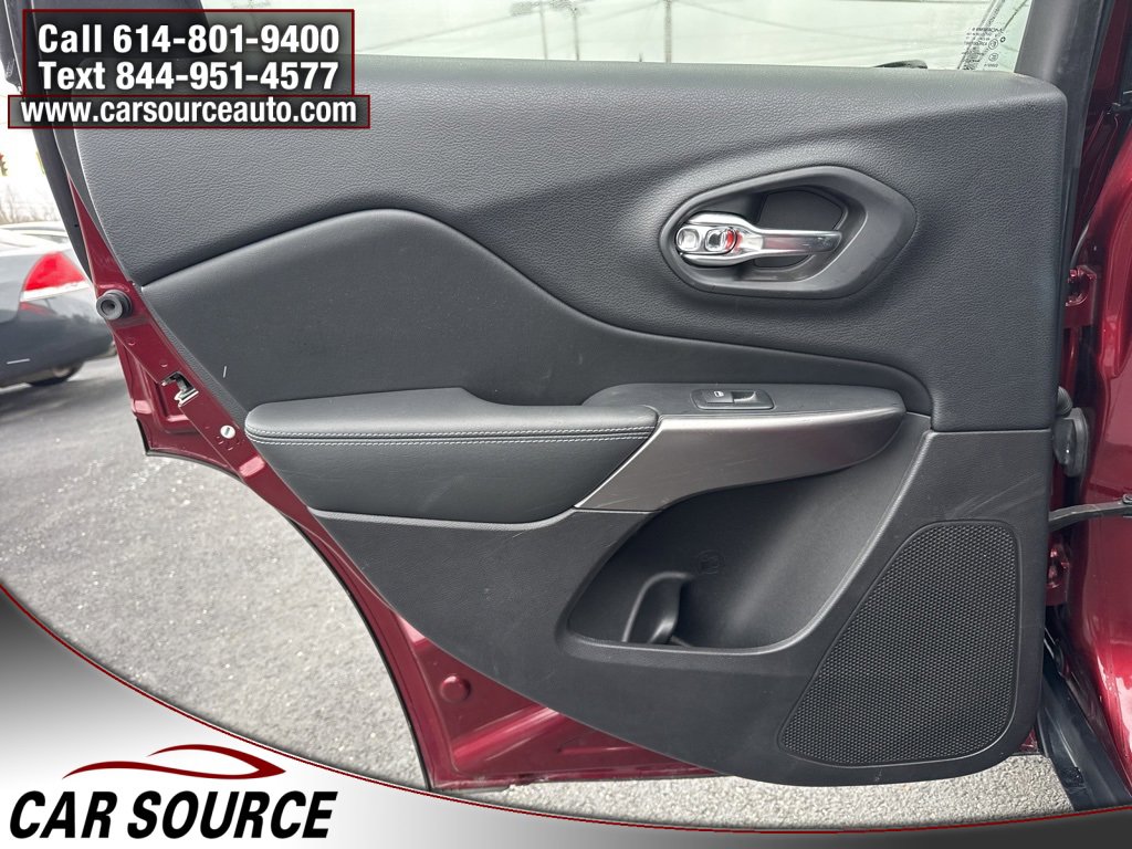 Used 2019 Jeep Cherokee Latitude Plus image 36