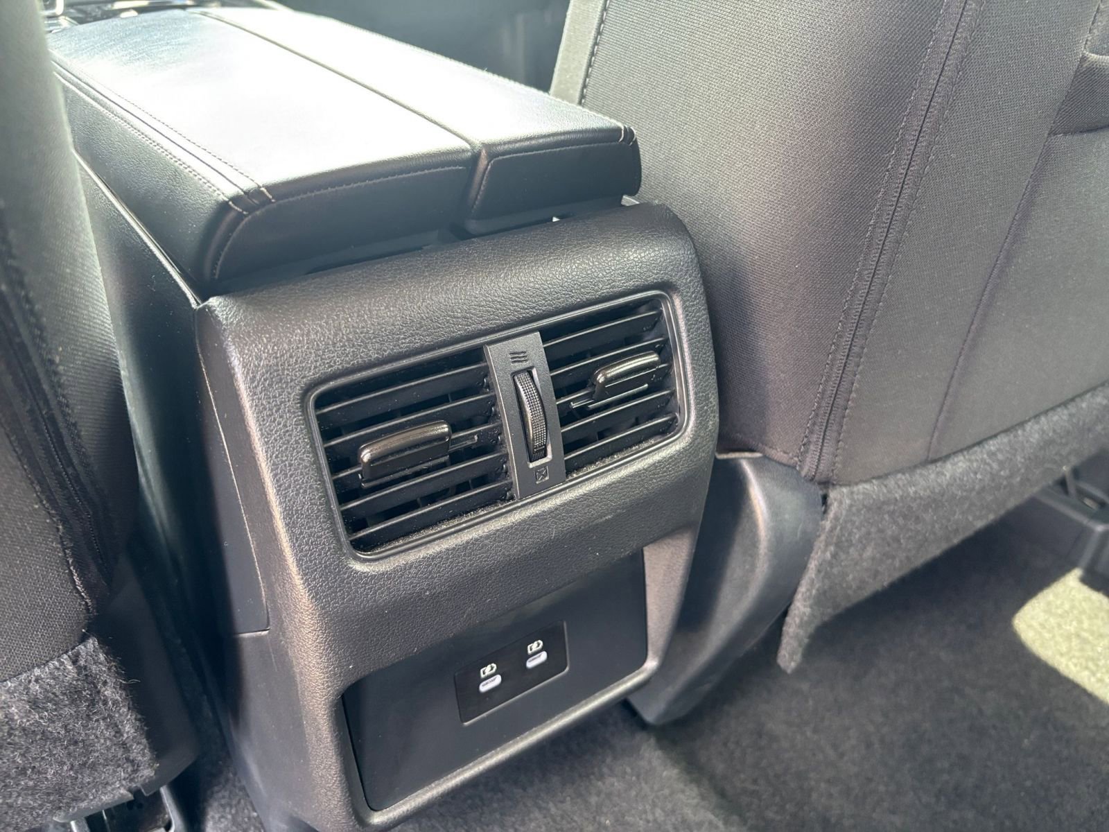Used 2025 Nissan Rogue SV FWD image 24