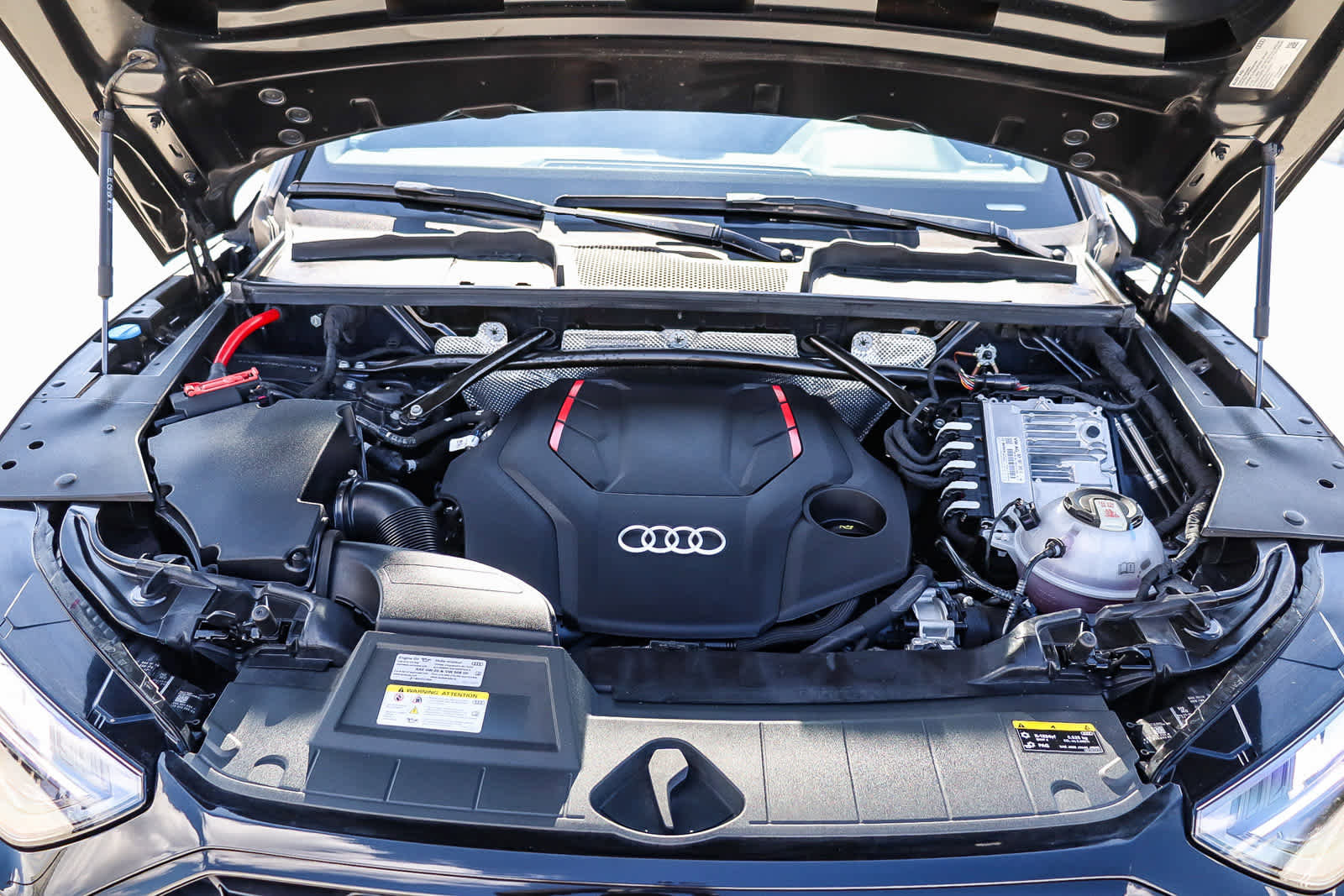 Used 2024 Audi SQ5 Premium Plus w/ Premium Plus Package image 40