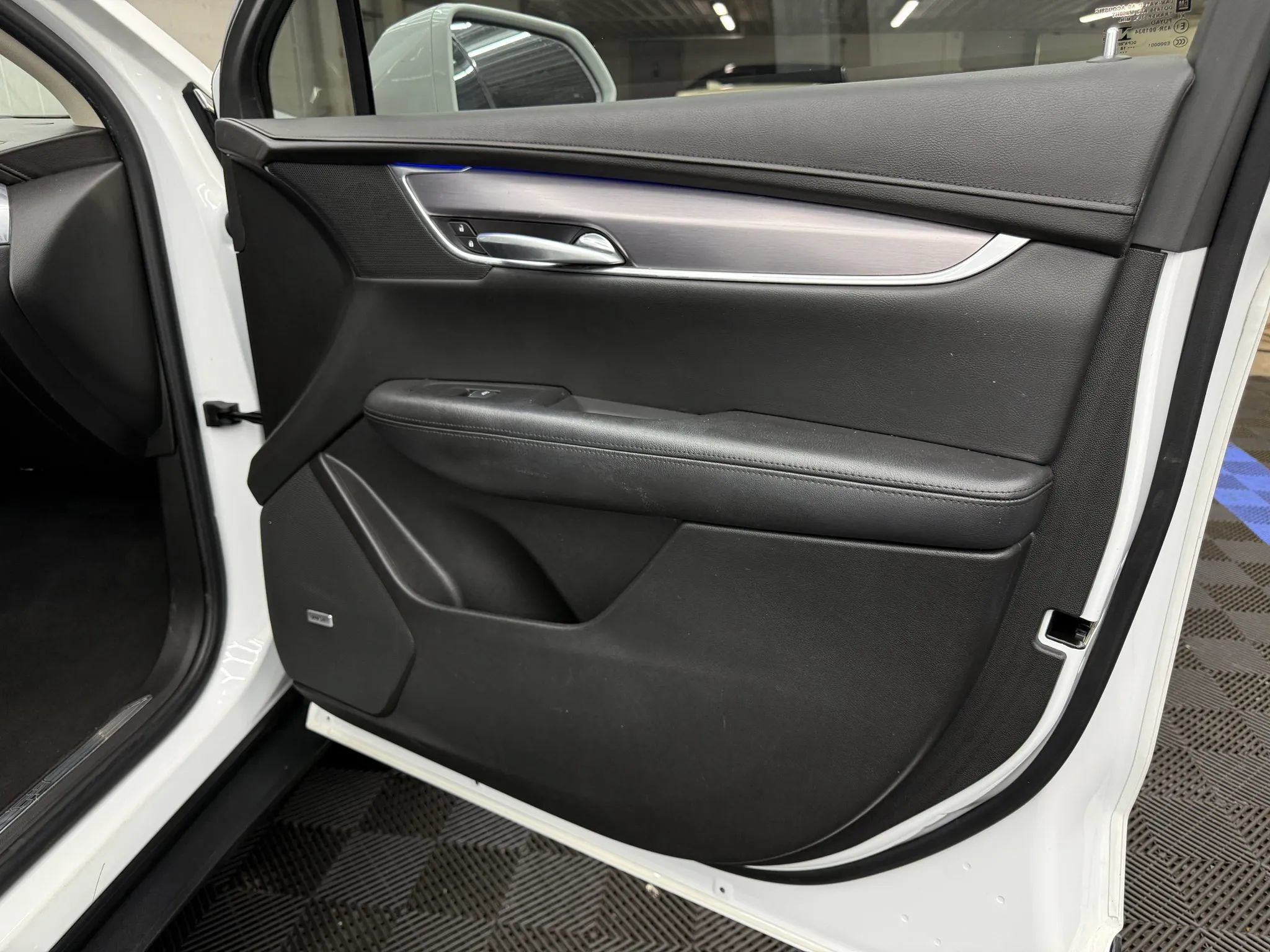 Used 2019 Cadillac XT5 Premium Luxury FWD image 5