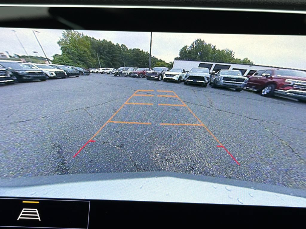Used 2022 Cadillac XT4 Premium Luxury w/ Safety Alert Package FWD image 30