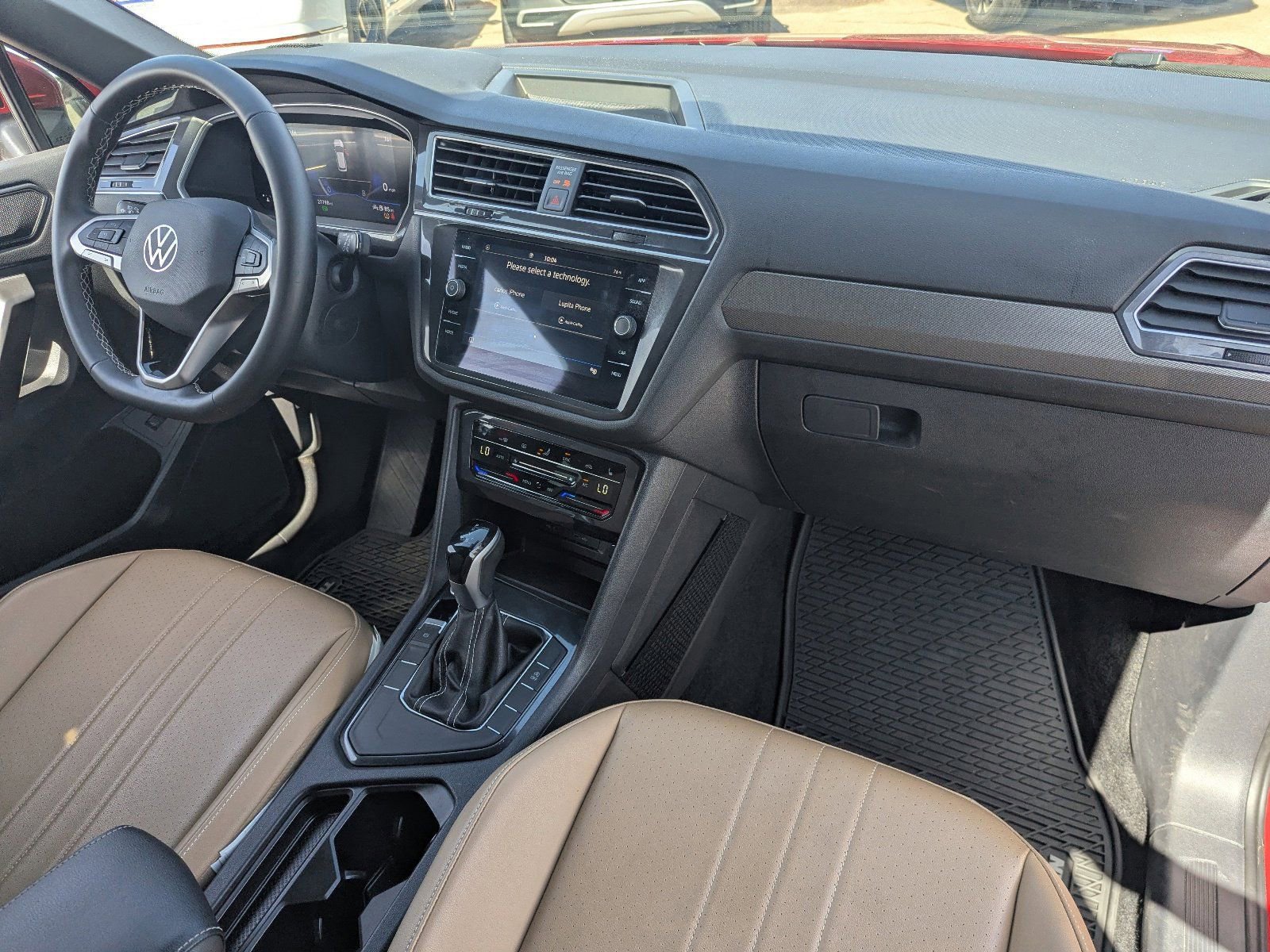 Used 2024 Volkswagen Tiguan SE FWD image 13