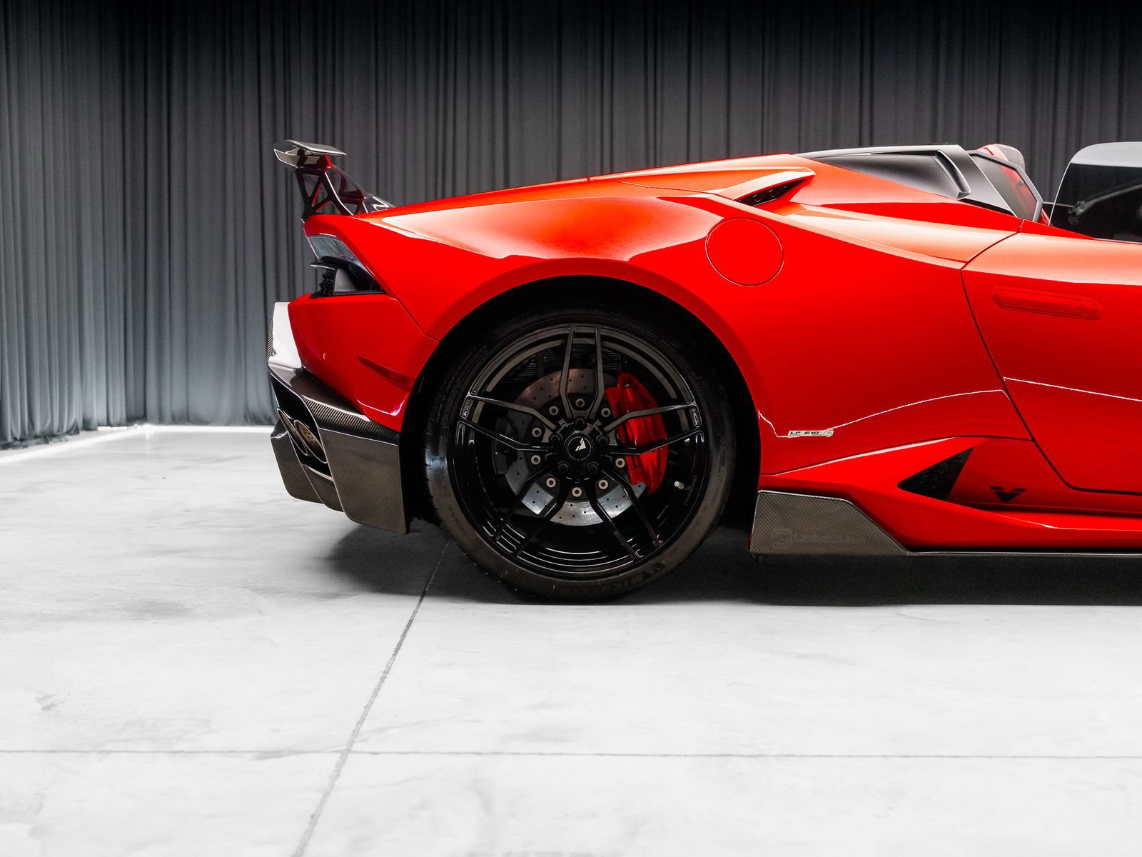Used 2017 Lamborghini Huracan LP 610-4 AWD/4WD image 34
