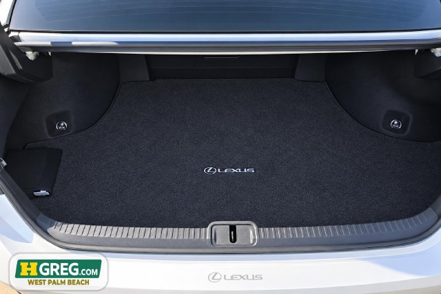 Used 2024 Lexus ES 300h w/ Premium Package FWD image 17