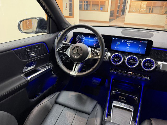 Certified 2025 Mercedes-Benz GLB 250 4MATIC w/ Winter Package image 9