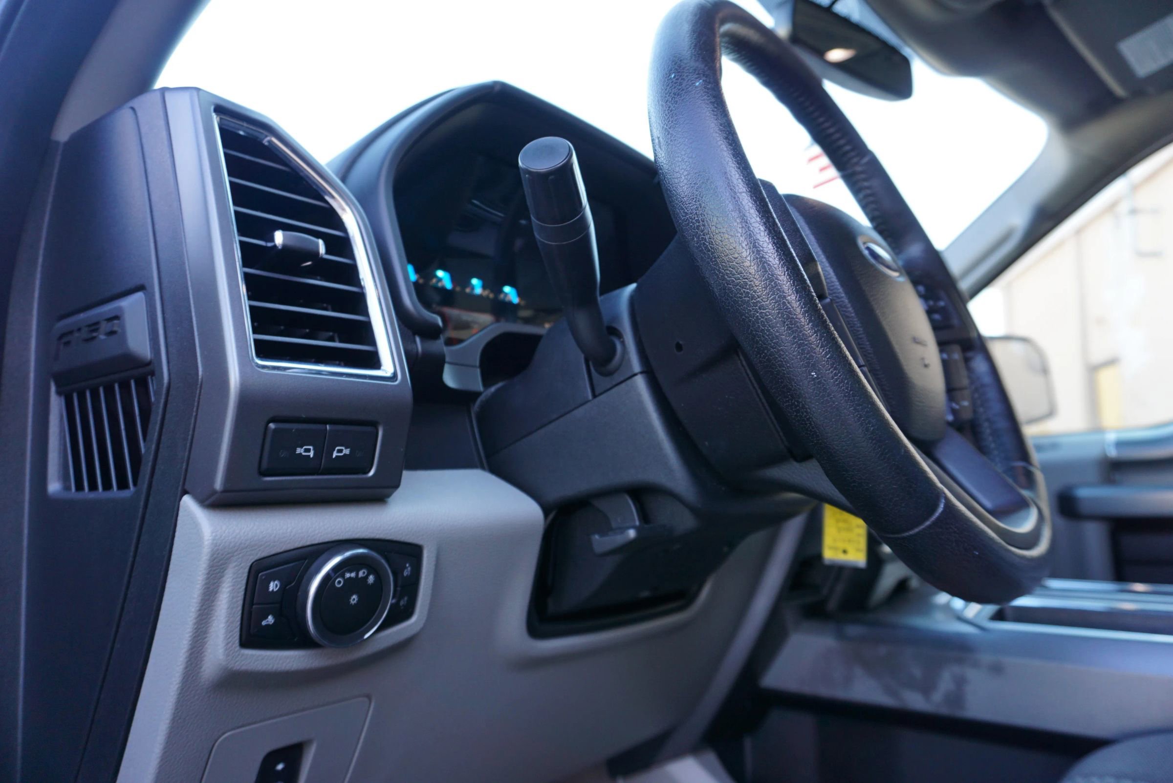 Used 2015 Ford F150 XLT w/ Equipment Group 301A Mid image 30