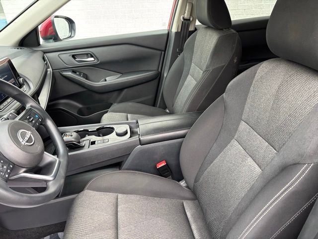 Used 2024 Nissan Rogue SV image 11