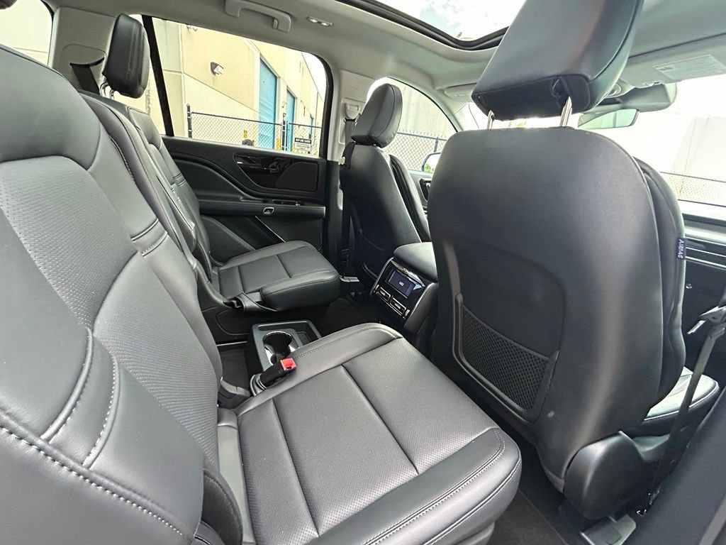 Used 2026 Lincoln Aviator 2WD w/ Jet Appearance Package image 37