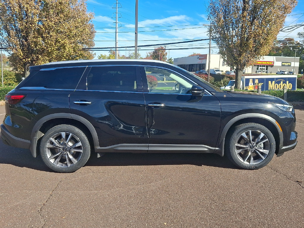Certified 2023 INFINITI QX60 Luxe w/ Cargo Package AWD/4WD image 7