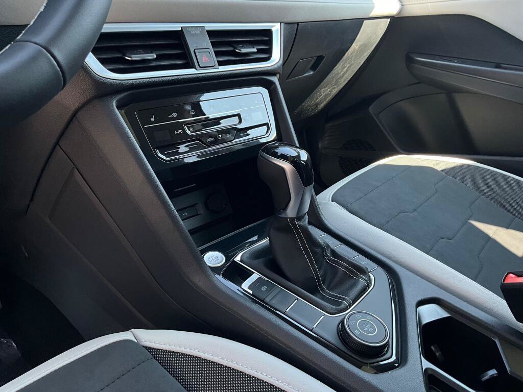 New 2026 Volkswagen Taos SE AWD/4WD image 20