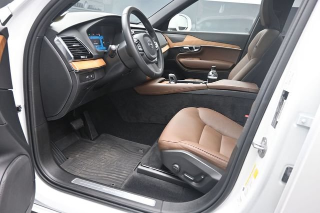 Used 2024 Volvo XC90 T8 Plus w/ Protection Package AWD/4WD image 13