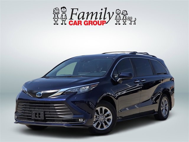 Certified 2025 Toyota Sienna XLE