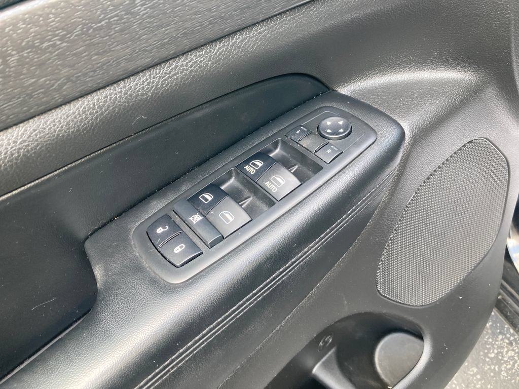 Used 2017 Jeep Grand Cherokee Altitude AWD/4WD image 14