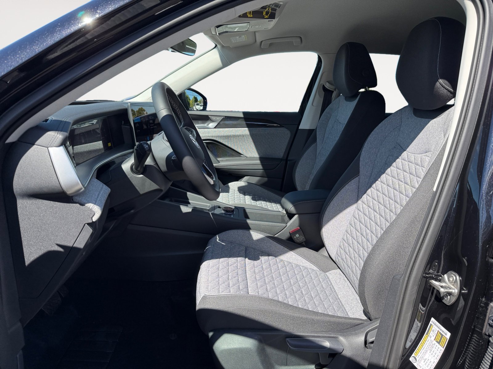 New 2025 Volkswagen Tiguan S image 10