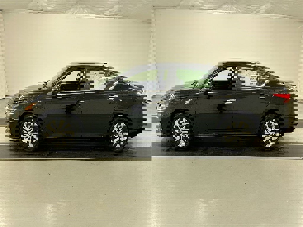 New 2025 Nissan Altima 2.5 S image 5