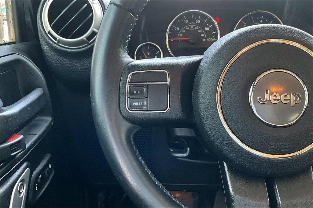 Used 2018 Jeep Wrangler Unlimited Sahara image 11