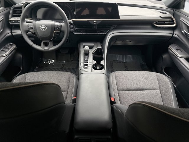 Used 2023 Toyota Crown AWD/4WD image 14