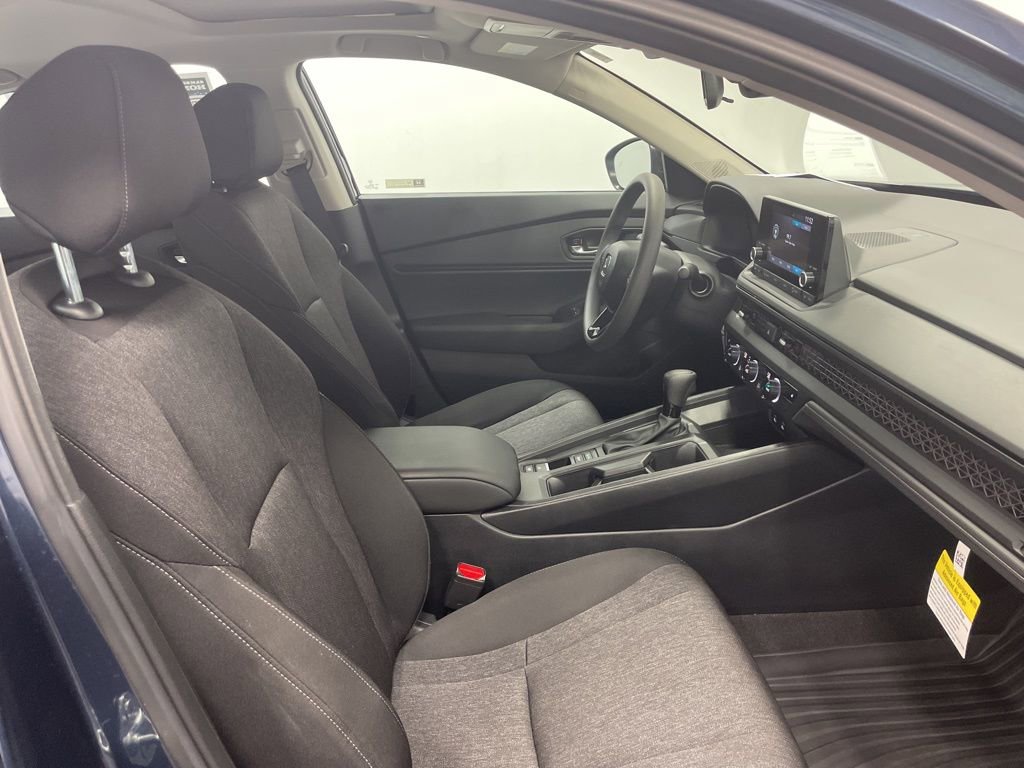 Used 2025 Honda Accord SE image 32