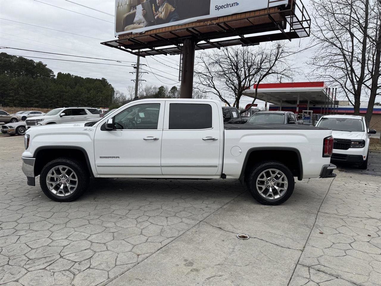 Used 2018 GMC Sierra 1500 SLT w/ SLT Premium Package image 11