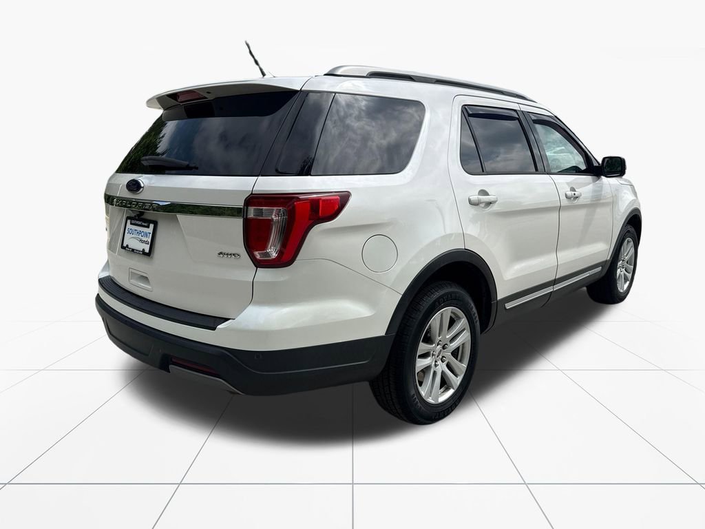 Used 2019 Ford Explorer XLT w/ Equipment Group 201A AWD/4WD image 8