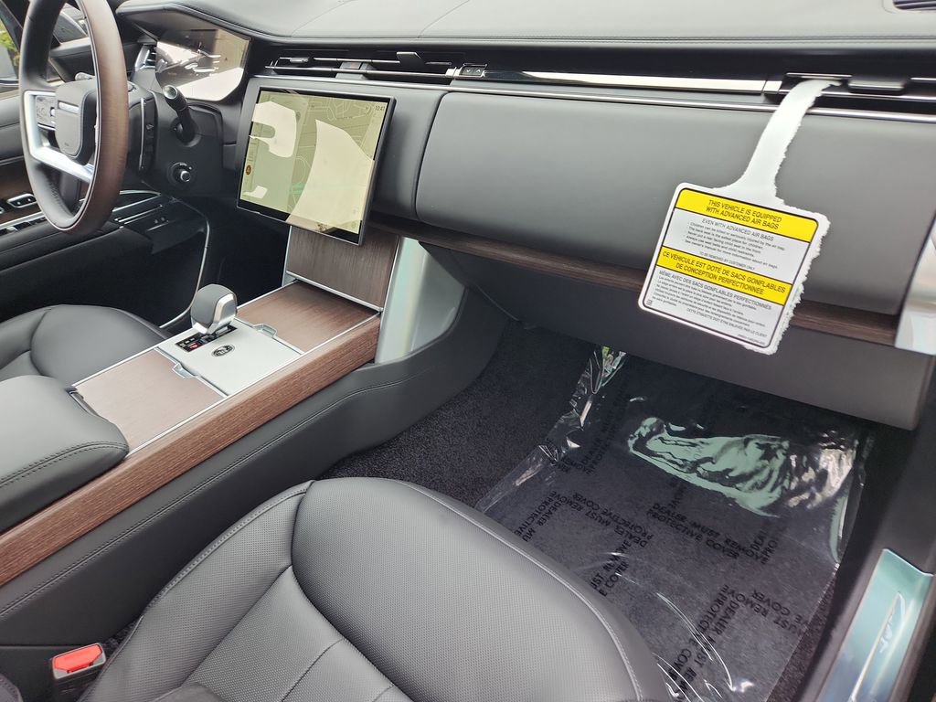 New 2025 Land Rover Range Rover SE image 28