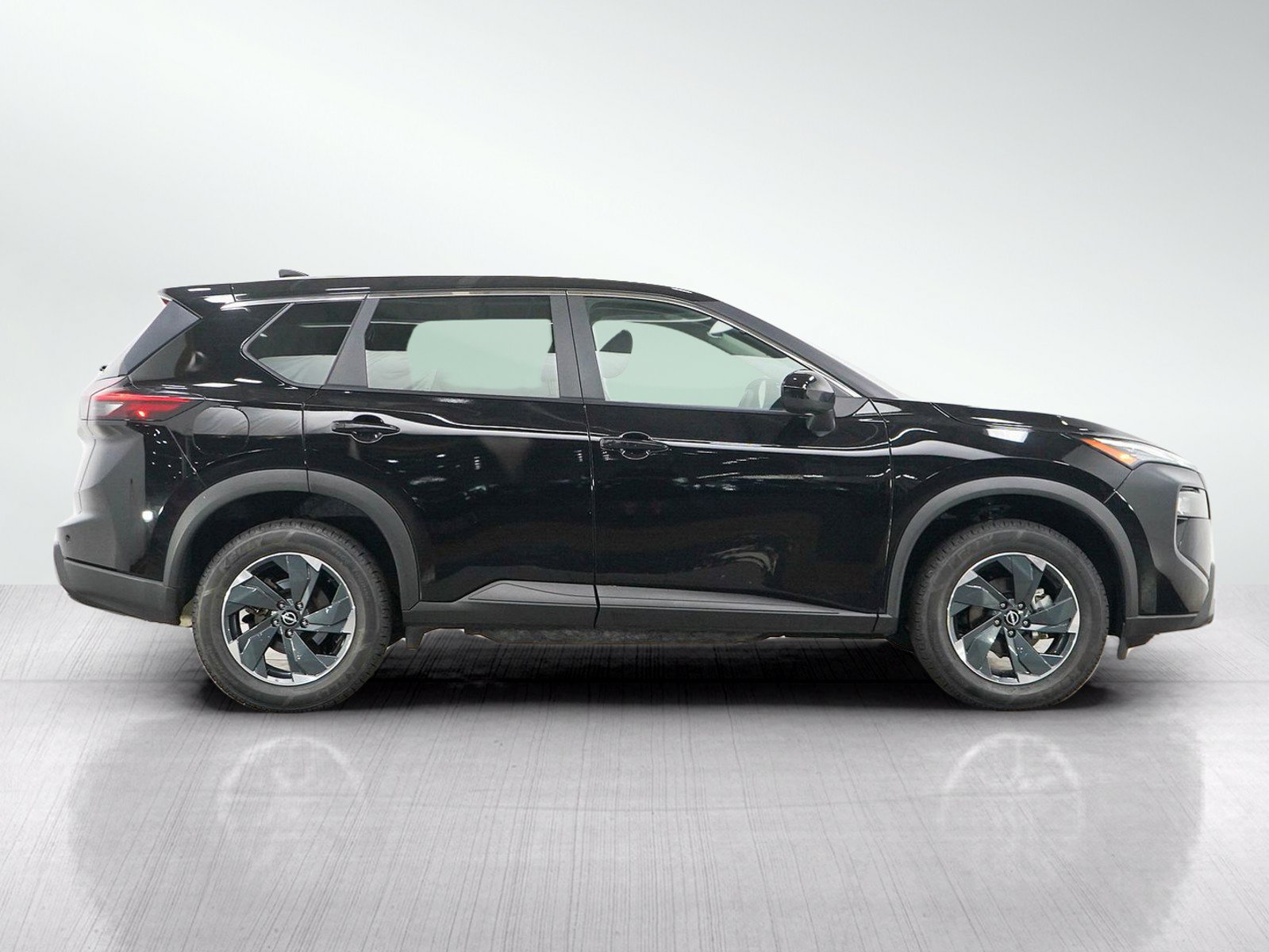 Used 2024 Nissan Rogue SV AWD/4WD image 6
