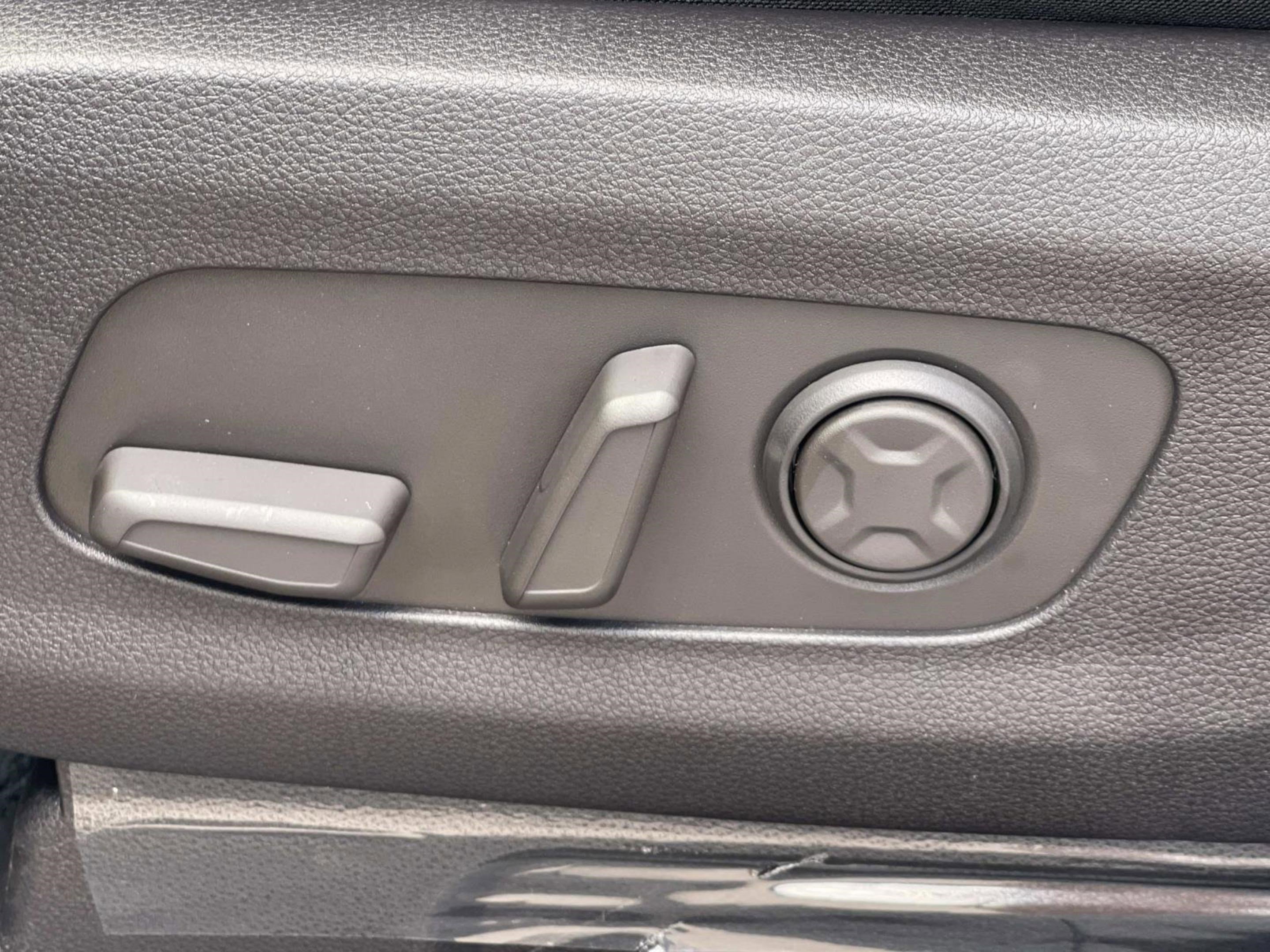 New 2026 Kia Carnival EX image 22