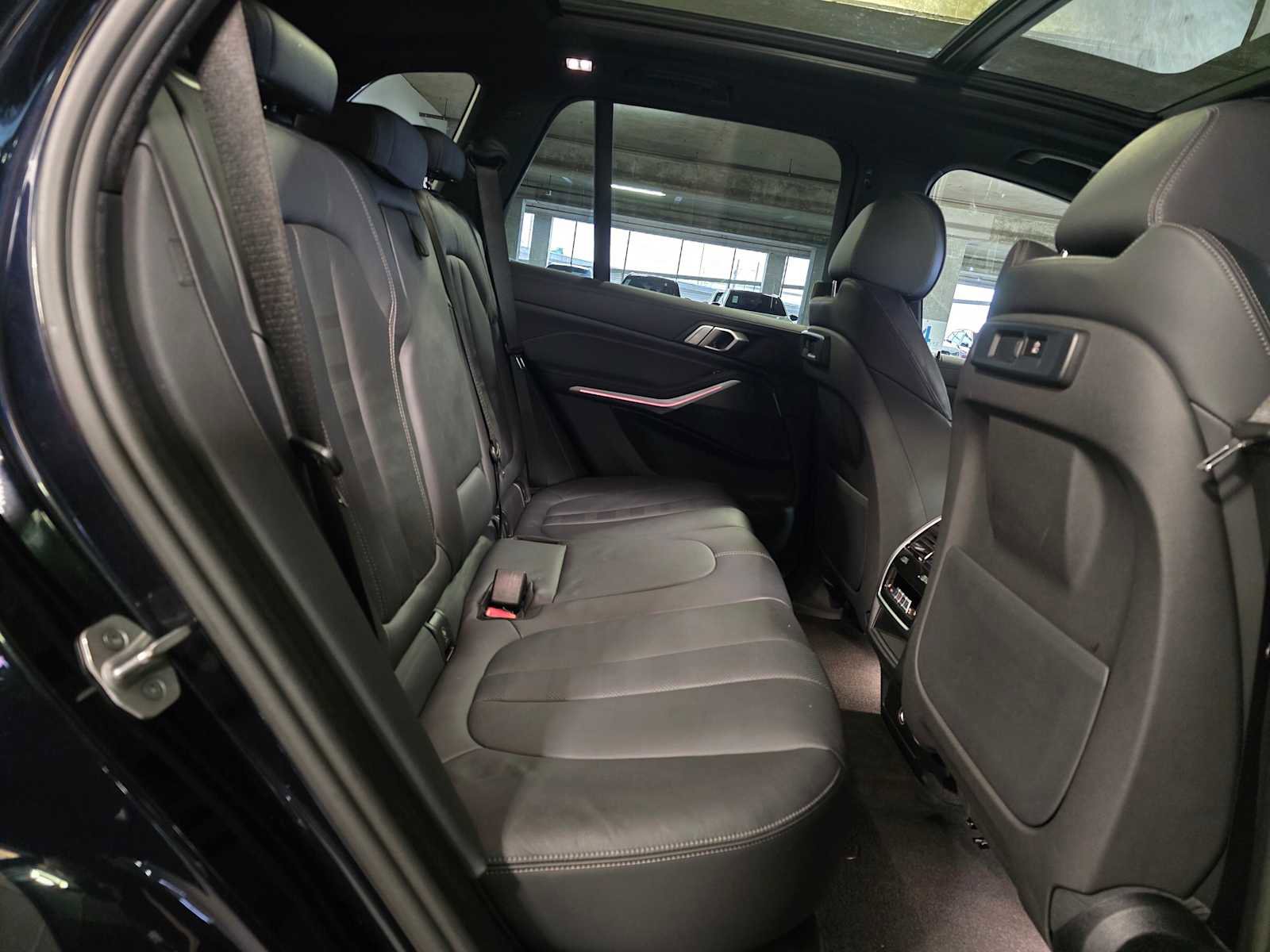 Used 2022 BMW X5 xDrive40i w/ M Sport Package image 31