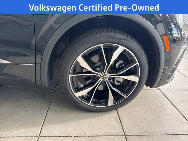 Certified 2024 Volkswagen Tiguan SEL R-Line image 14