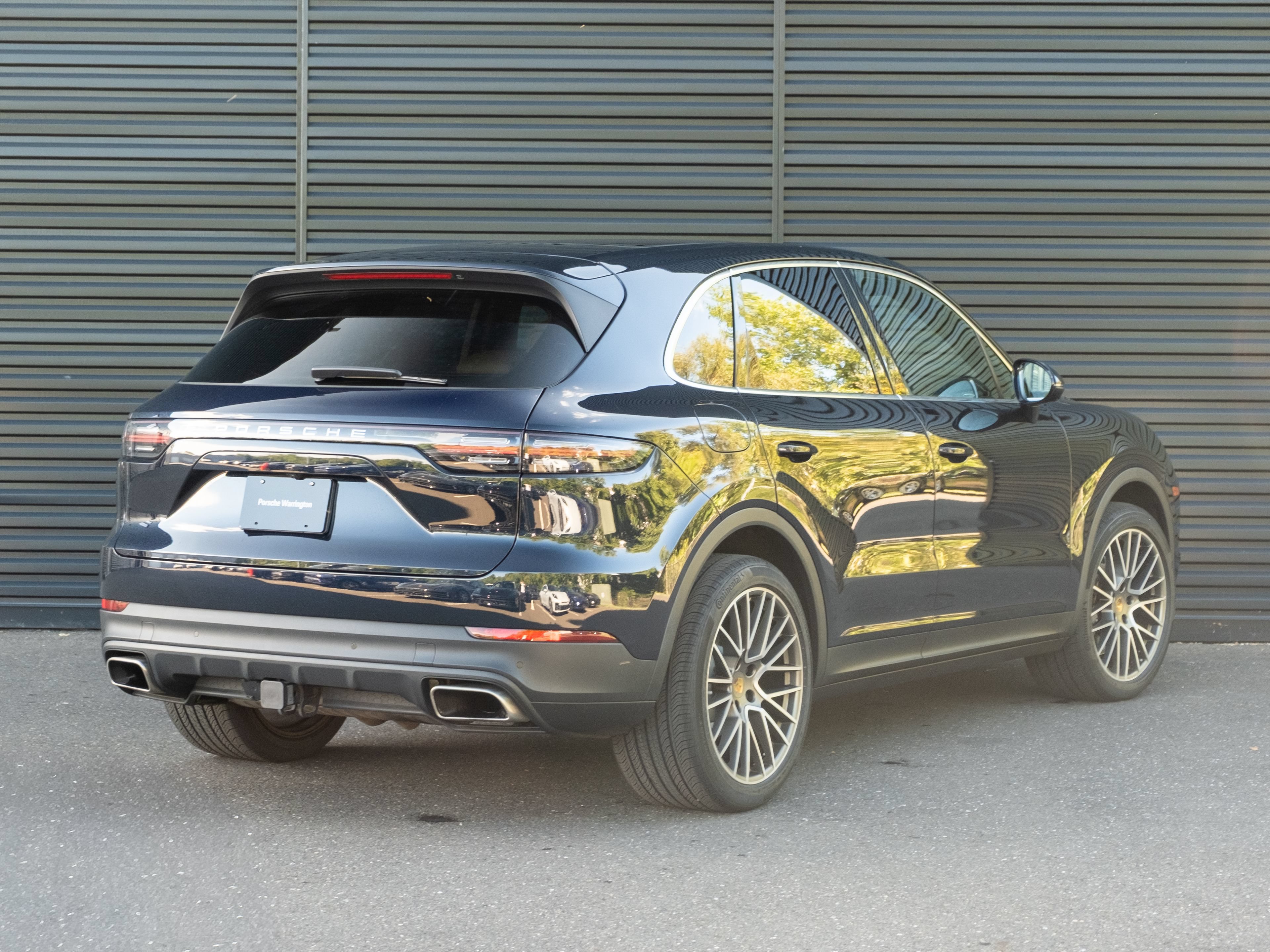 Certified 2023 Porsche Cayenne AWD/4WD image 8