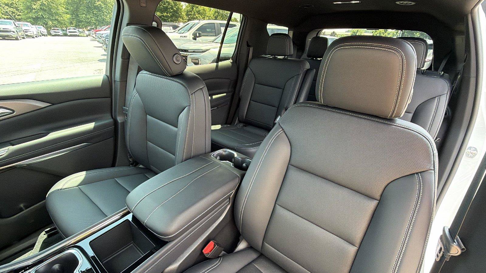 New 2026 Chevrolet Traverse LT w/ Driver Confidence Package FWD image 17
