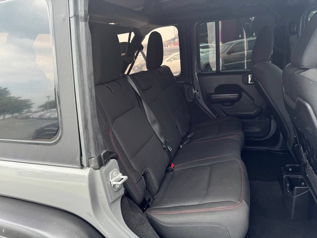 Used 2021 Jeep Wrangler Unlimited Rubicon w/ Xtreme Recon 35" Tire Package AWD/4WD image 20