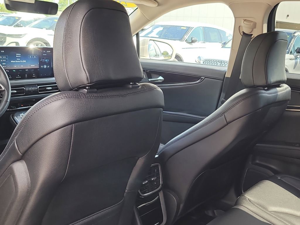 Used 2023 Lincoln Nautilus AWD image 10